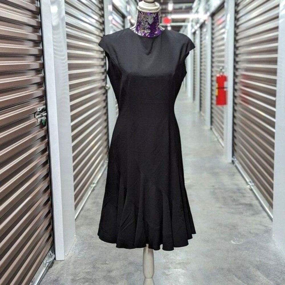 Minimalist Quiet Luxury Boat Neck Little Black Dress Anne Klein Size 6‎ Capsule